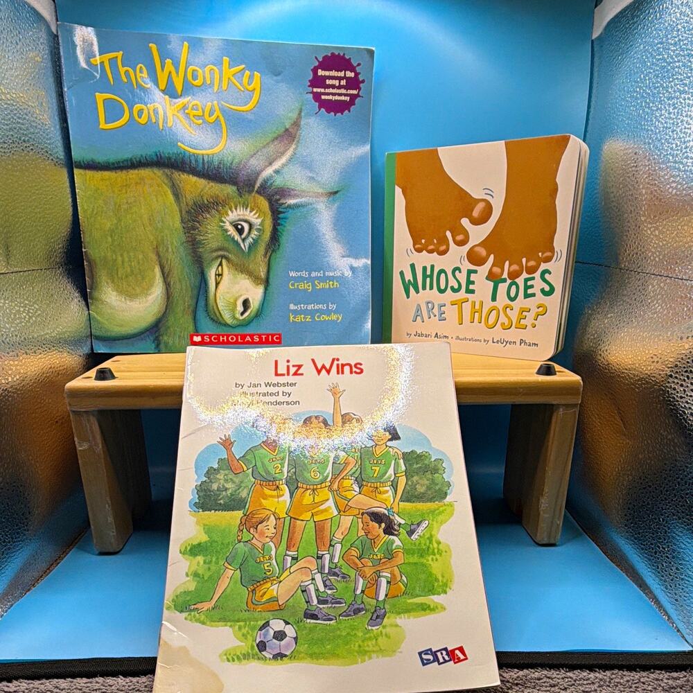 Whose Toes Are Those? Liz Wins & The Wonky Donkey. All new great shape.